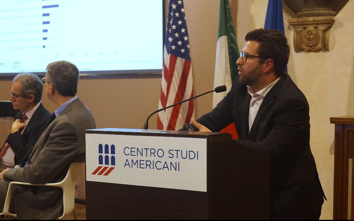 Jacopo Manotti speaking at a lectern at the Centro Studi Americani